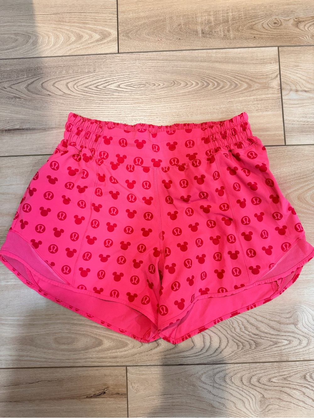 Disney x lululemon Hotty Hot High-Ride Short 4”